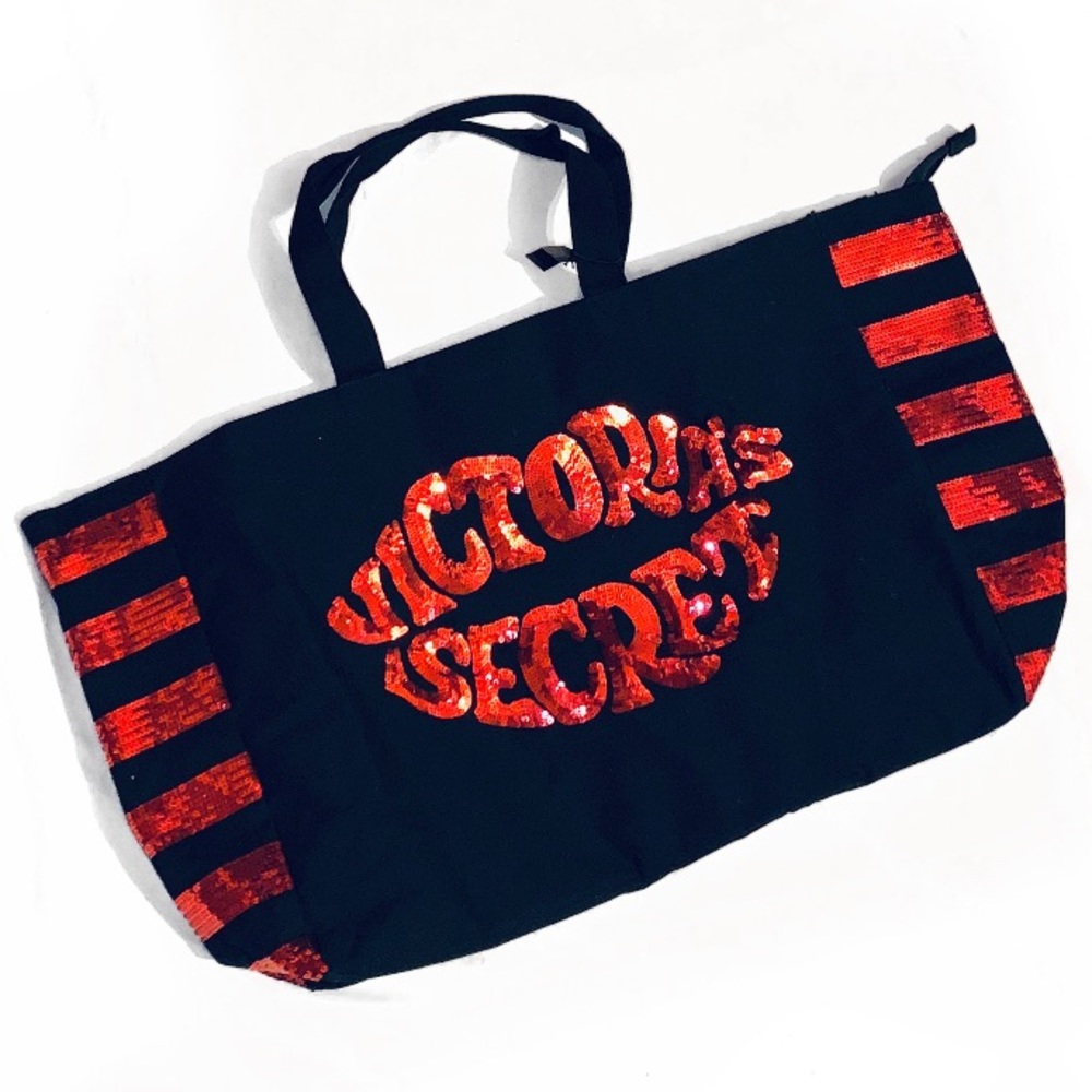 💋 VS Tote (NWT)